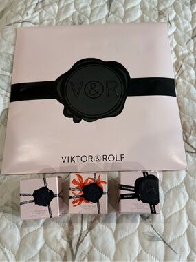 Viktor & Rolf Mini Flowerbomb Gift Set - Light Pink & Black